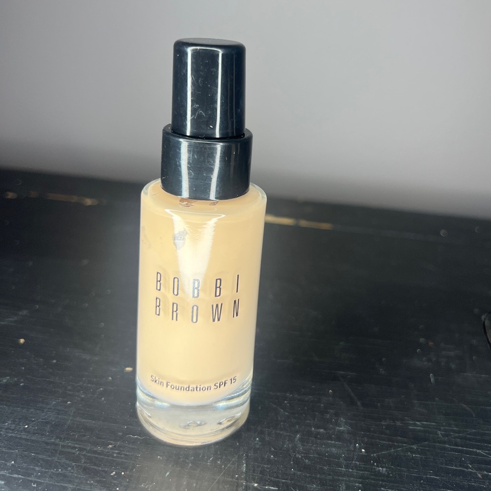 Bobbi Brown Foundation SPF 15